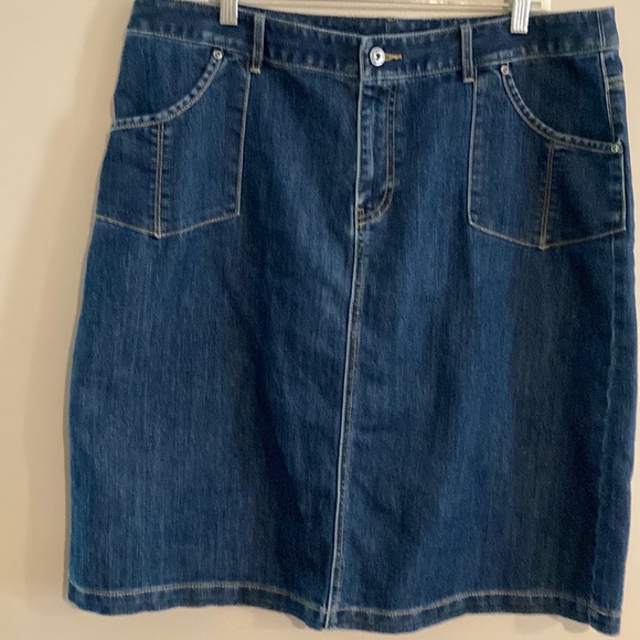 CJ Banks Denim Skirt size 16W
NWOT - Picture 5 of 5